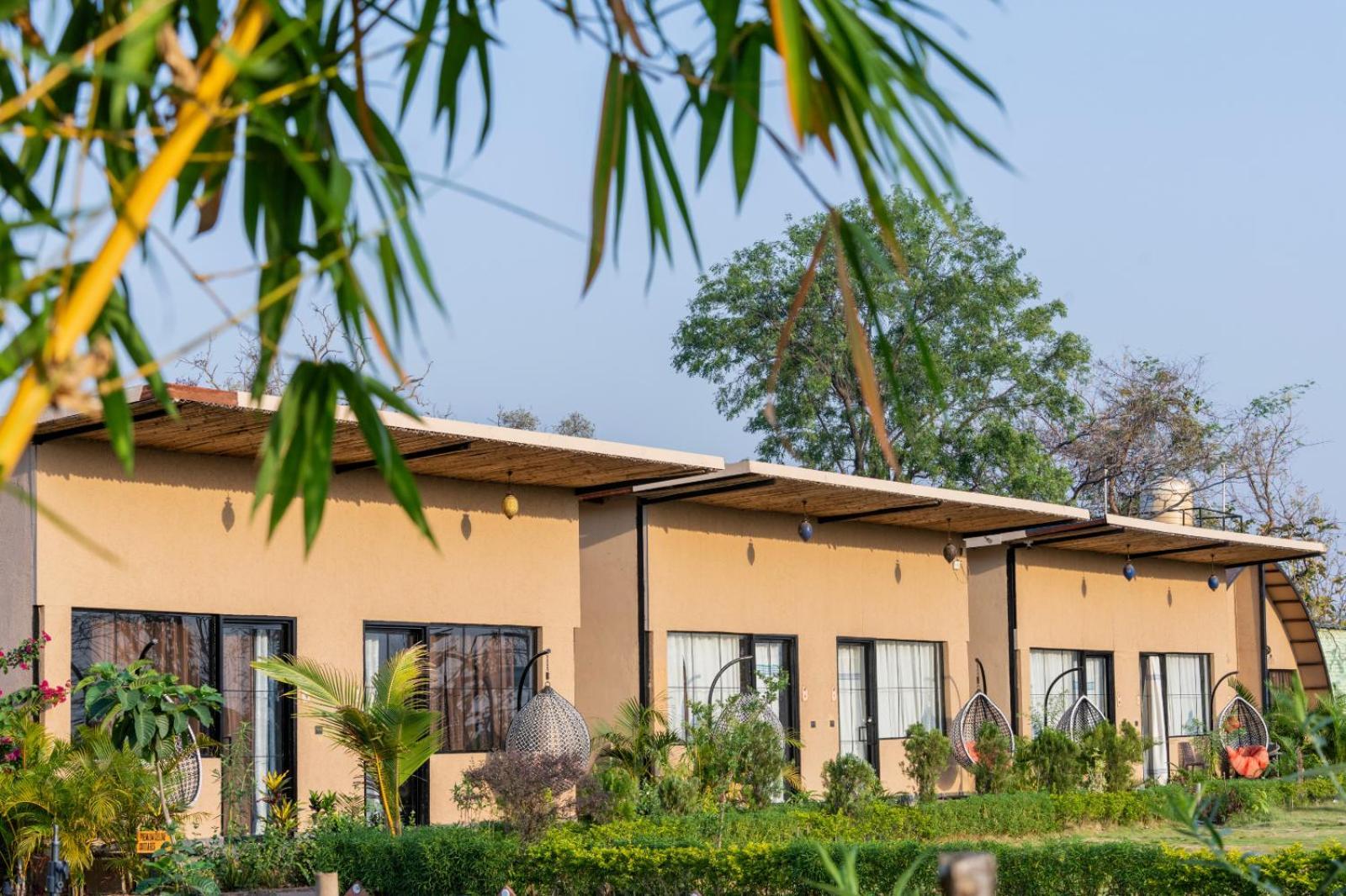 Moustache Panarpani Retreat Pachmarhi Hotel Exterior photo