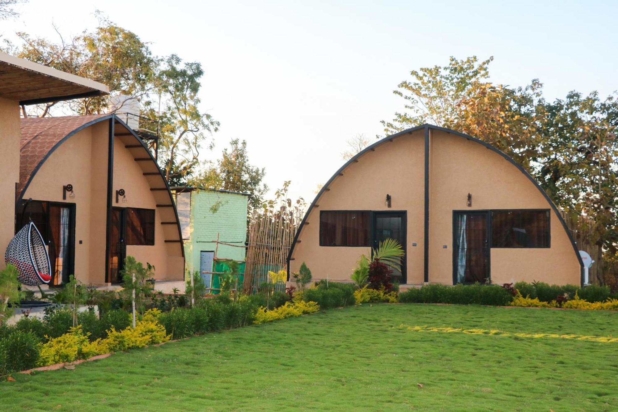 Moustache Panarpani Retreat Pachmarhi Hotel Exterior photo